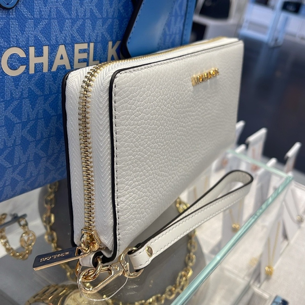 MICHAEL KORS
Leather Continental Wristlet Phone Case Wallet 
Optic White
NWT - Picture 13 of 16